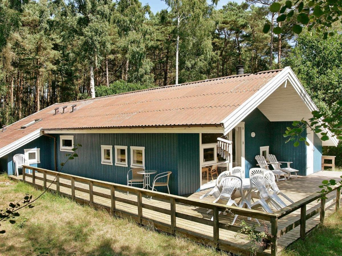 8 Person Holiday Home In Nex Vester Somarken 外观 照片