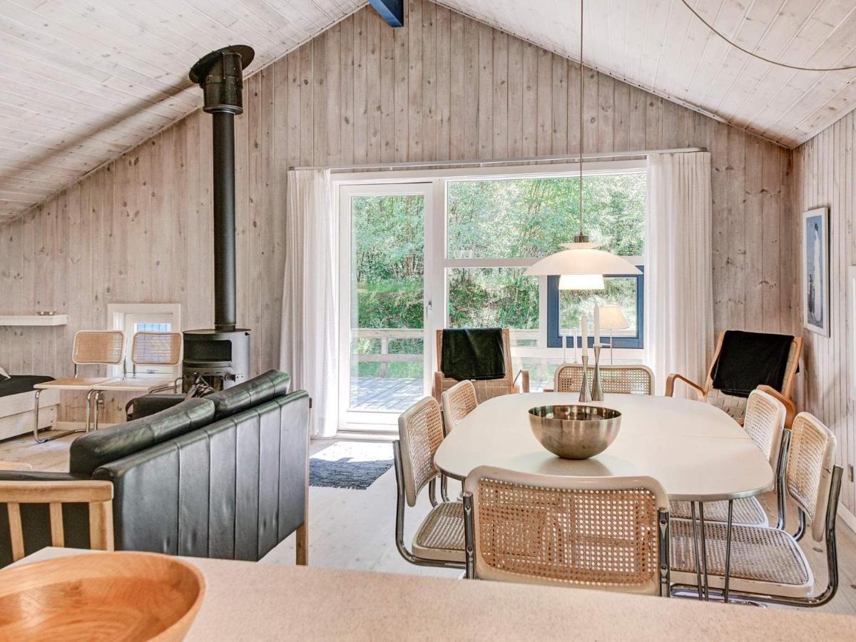 8 Person Holiday Home In Nex Vester Somarken 外观 照片